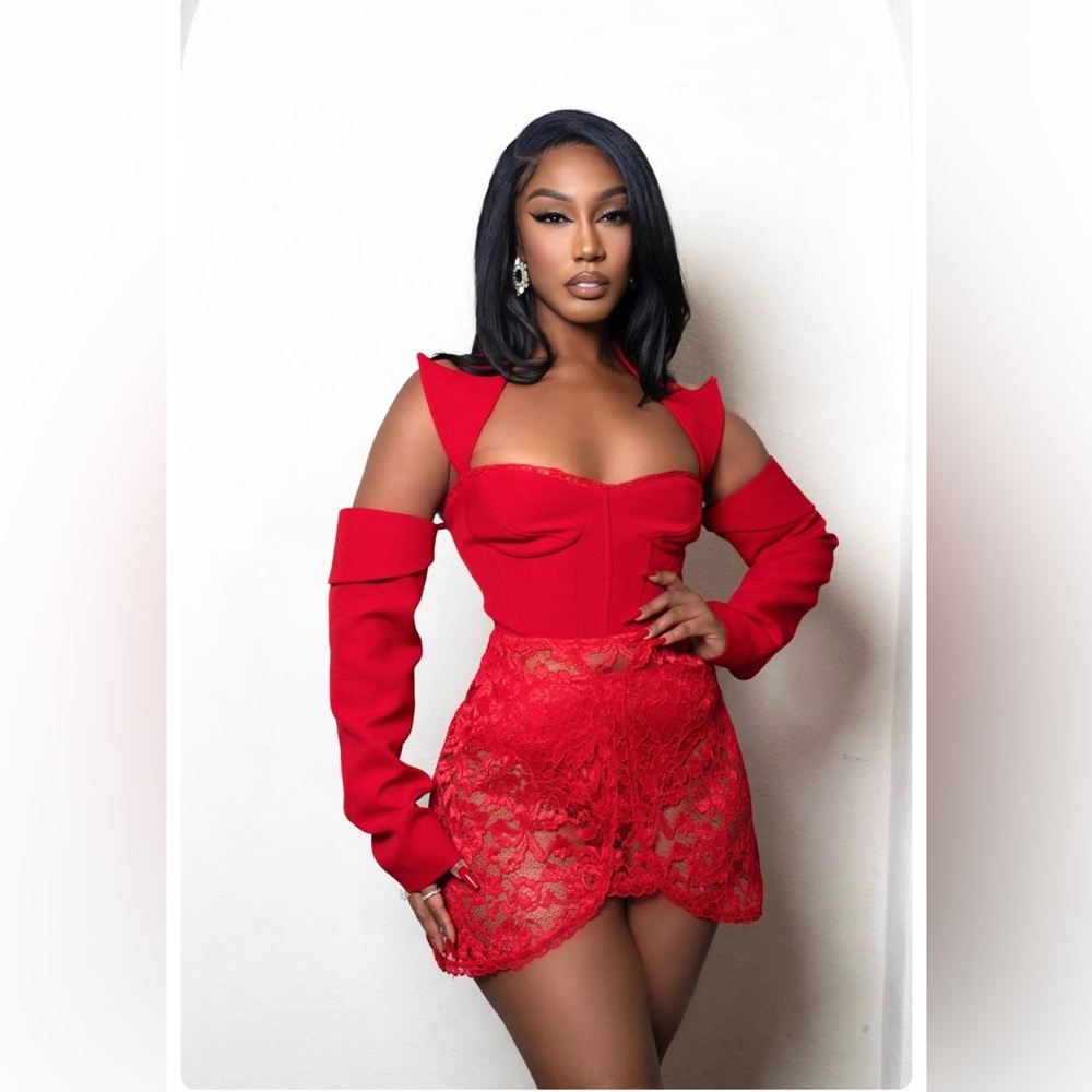 Ellaè Lisquè Alexis Red Lace Corset Dress